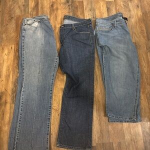 Lot of 3 Women Jeans Sz 18 The Flirt, Faded Glory Capris Carolina Blue